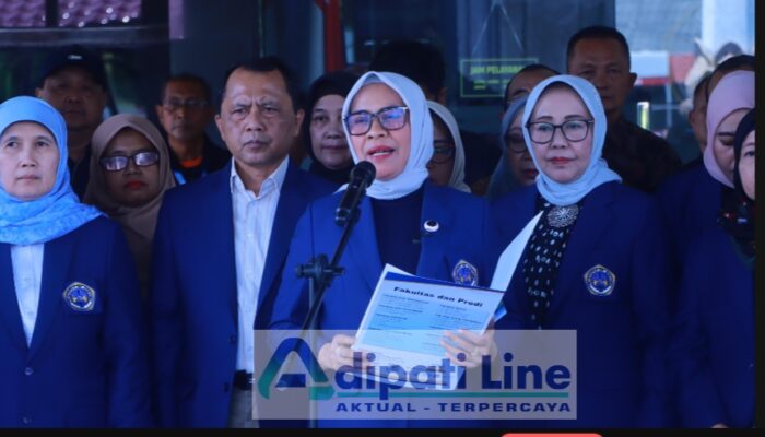 Unitomo Serukan Persatuan: “Mahasiswa Garda Depan Demokrasi”